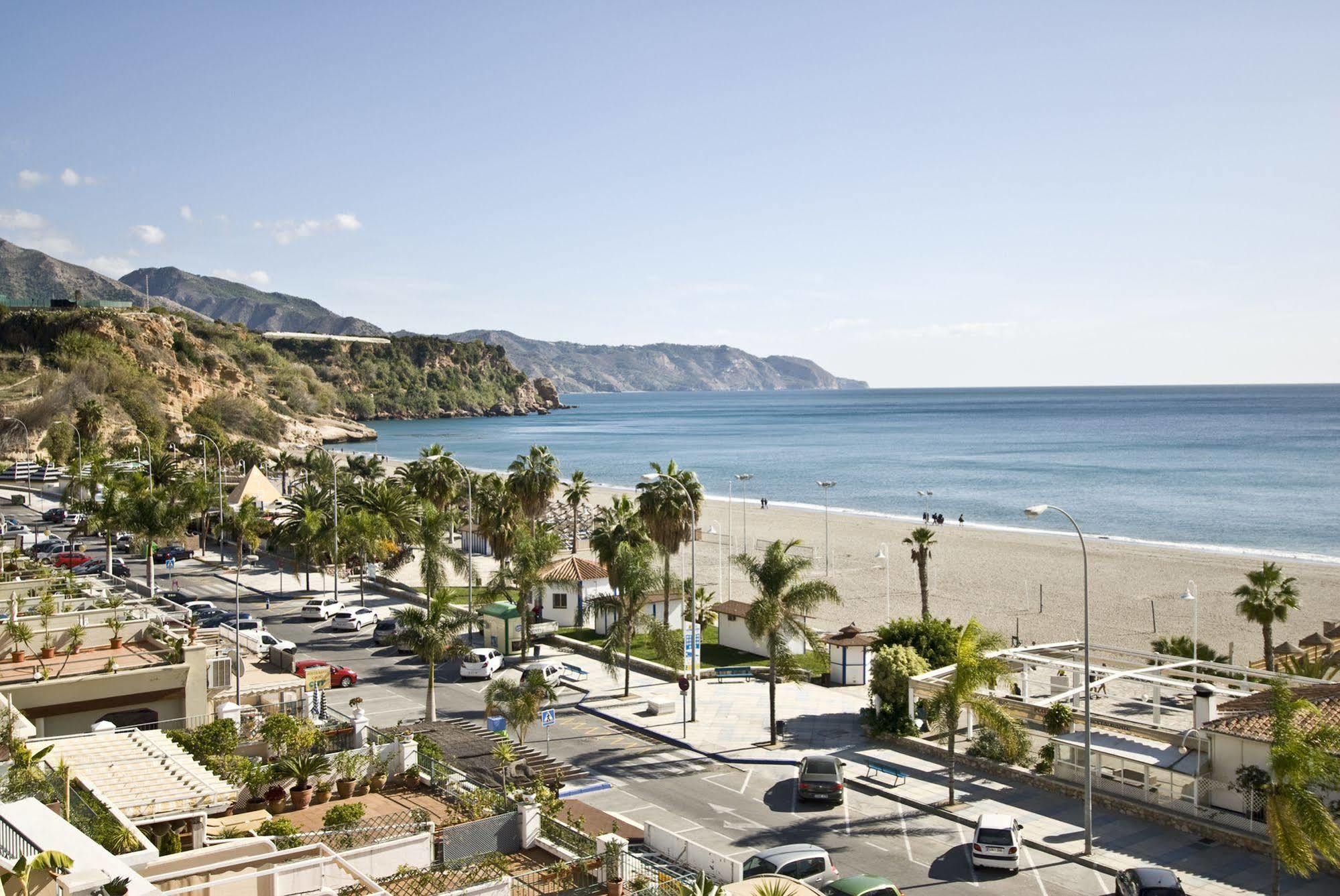 Apartamentos Hc Burriana Playa Nerja Ngoại thất bức ảnh