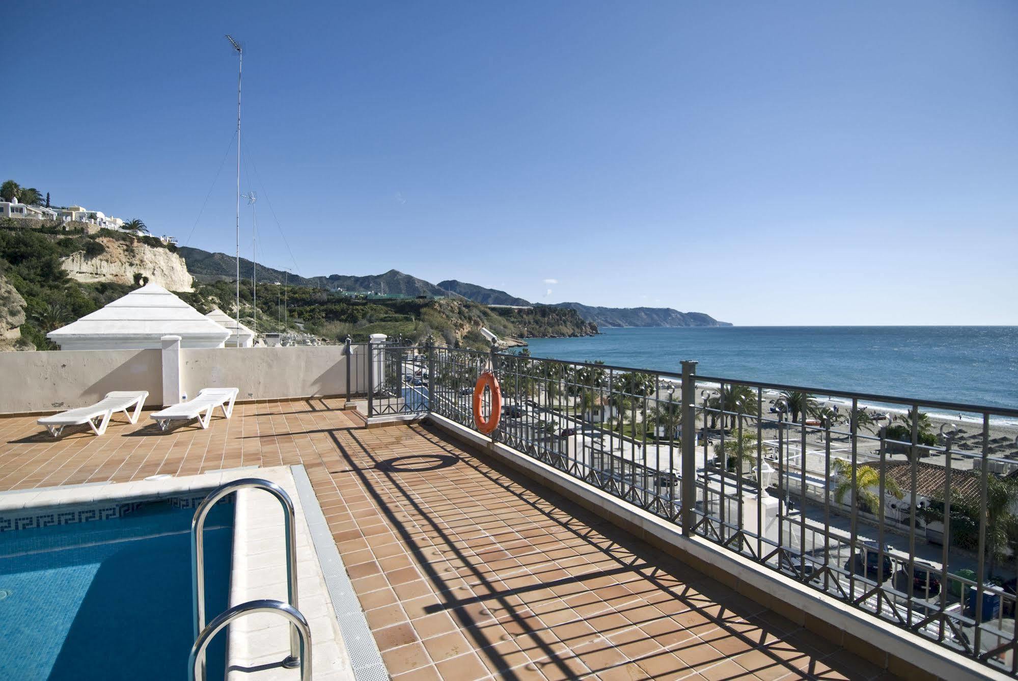 Apartamentos Hc Burriana Playa Nerja Ngoại thất bức ảnh