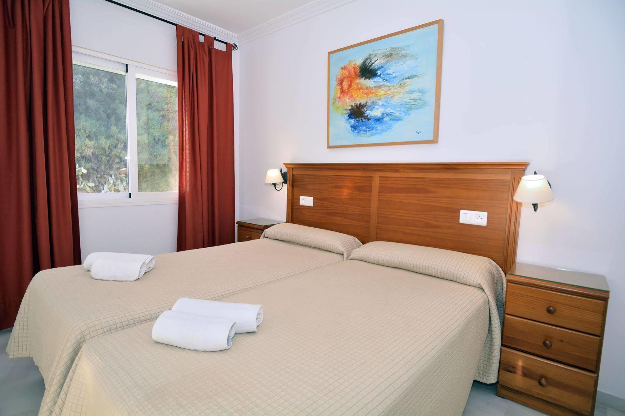 Apartamentos Hc Burriana Playa Nerja Ngoại thất bức ảnh