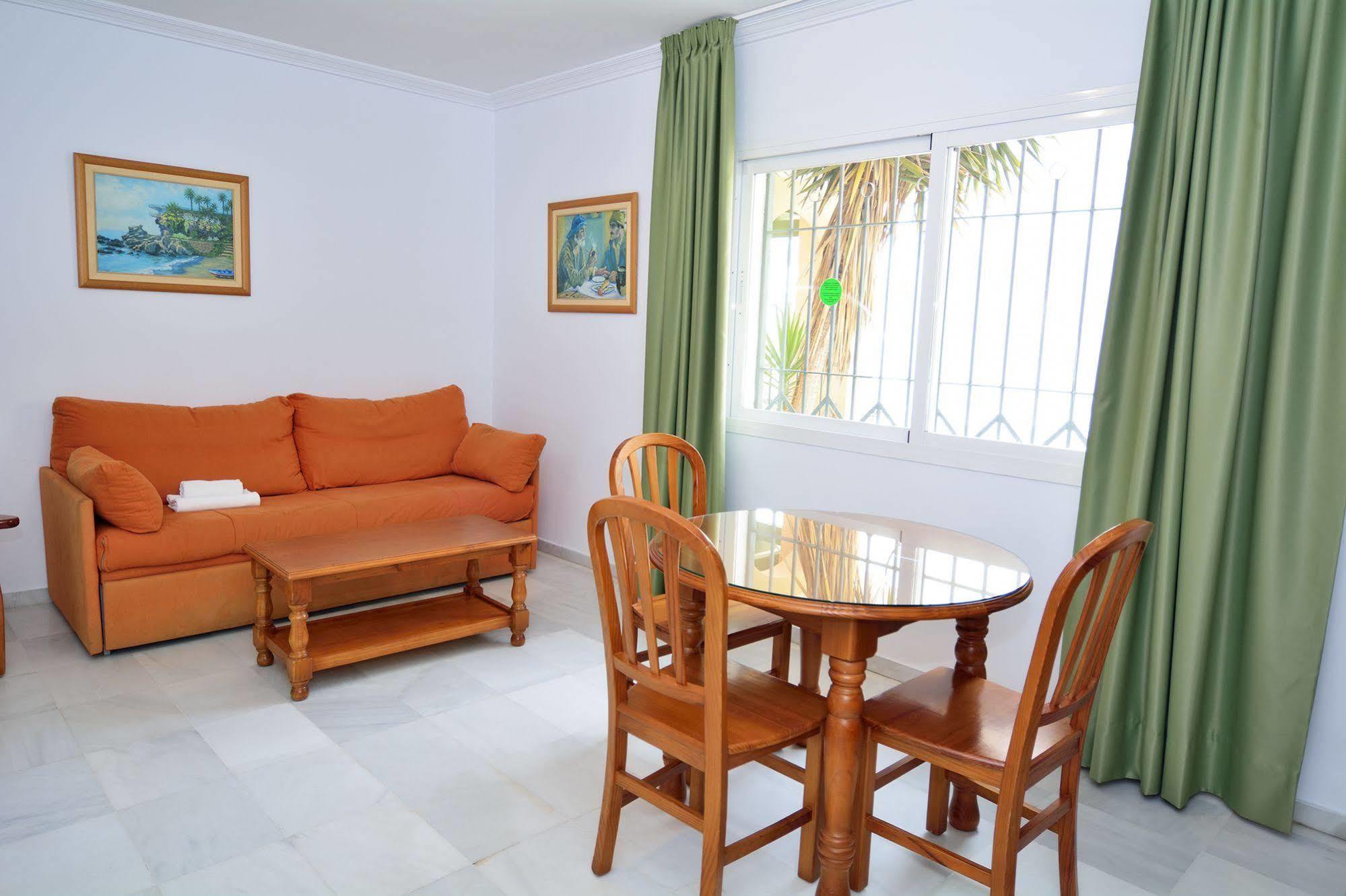 Apartamentos Hc Burriana Playa Nerja Ngoại thất bức ảnh